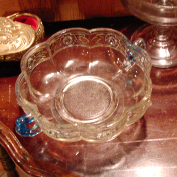 LOT OF IMPERFECTLY PERFECT VINTAGE PIECES 4 TOTAL - Picture 4 of 5